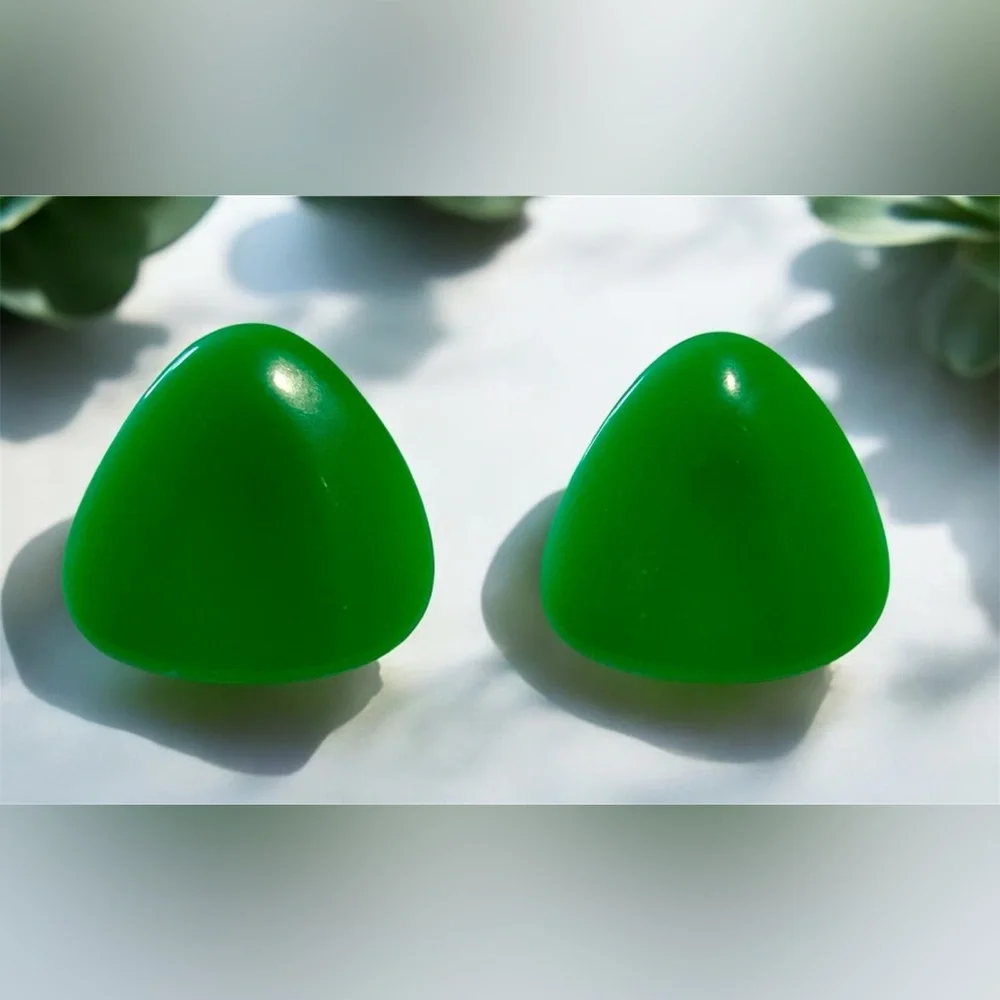 Vintage Green Triangle Stud Earrings - Picture 1 of 4